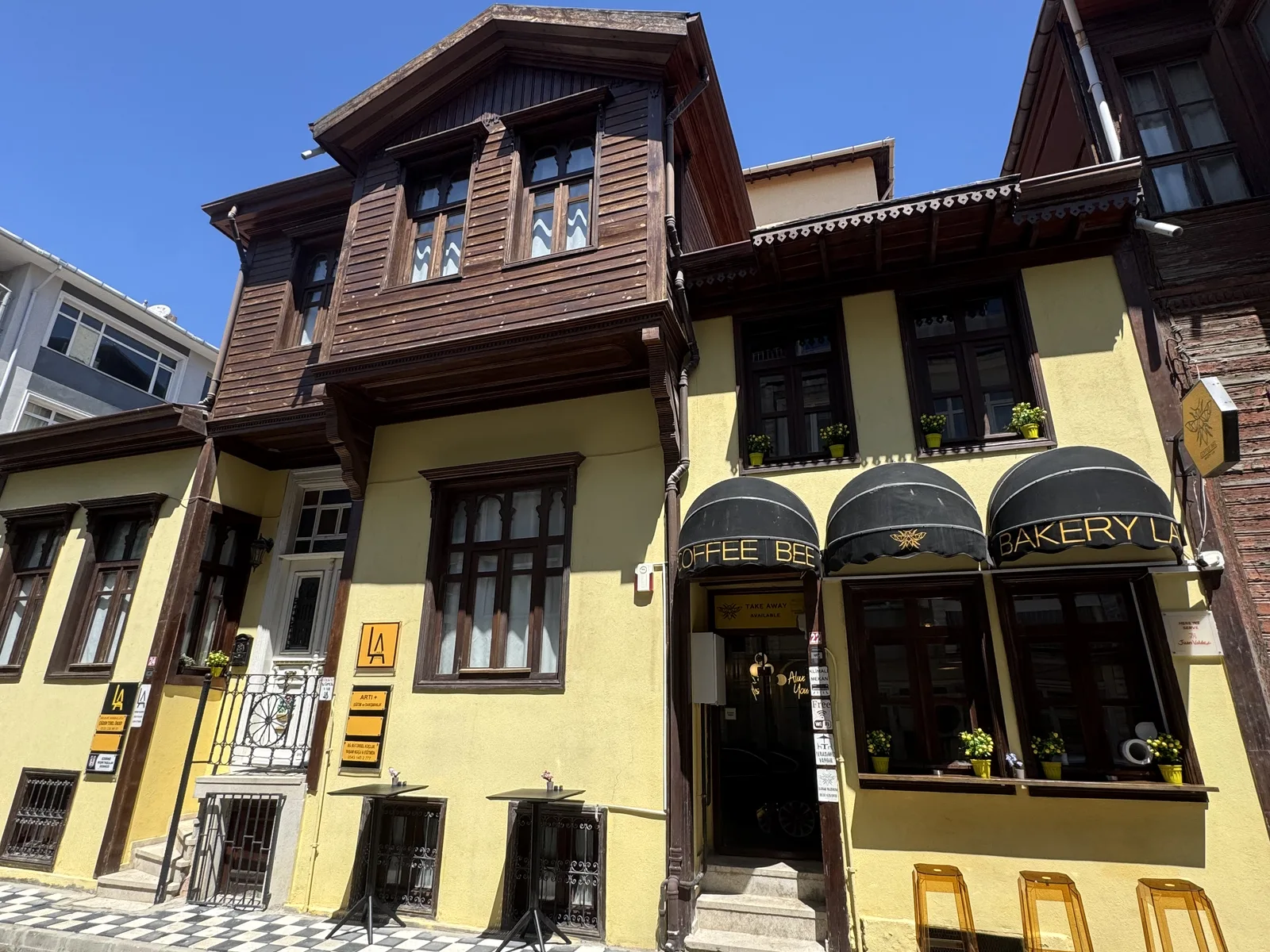 Coffee Bee Bakery Lab — Kafeler — Merkez / Edirne — Fotoğraf 6