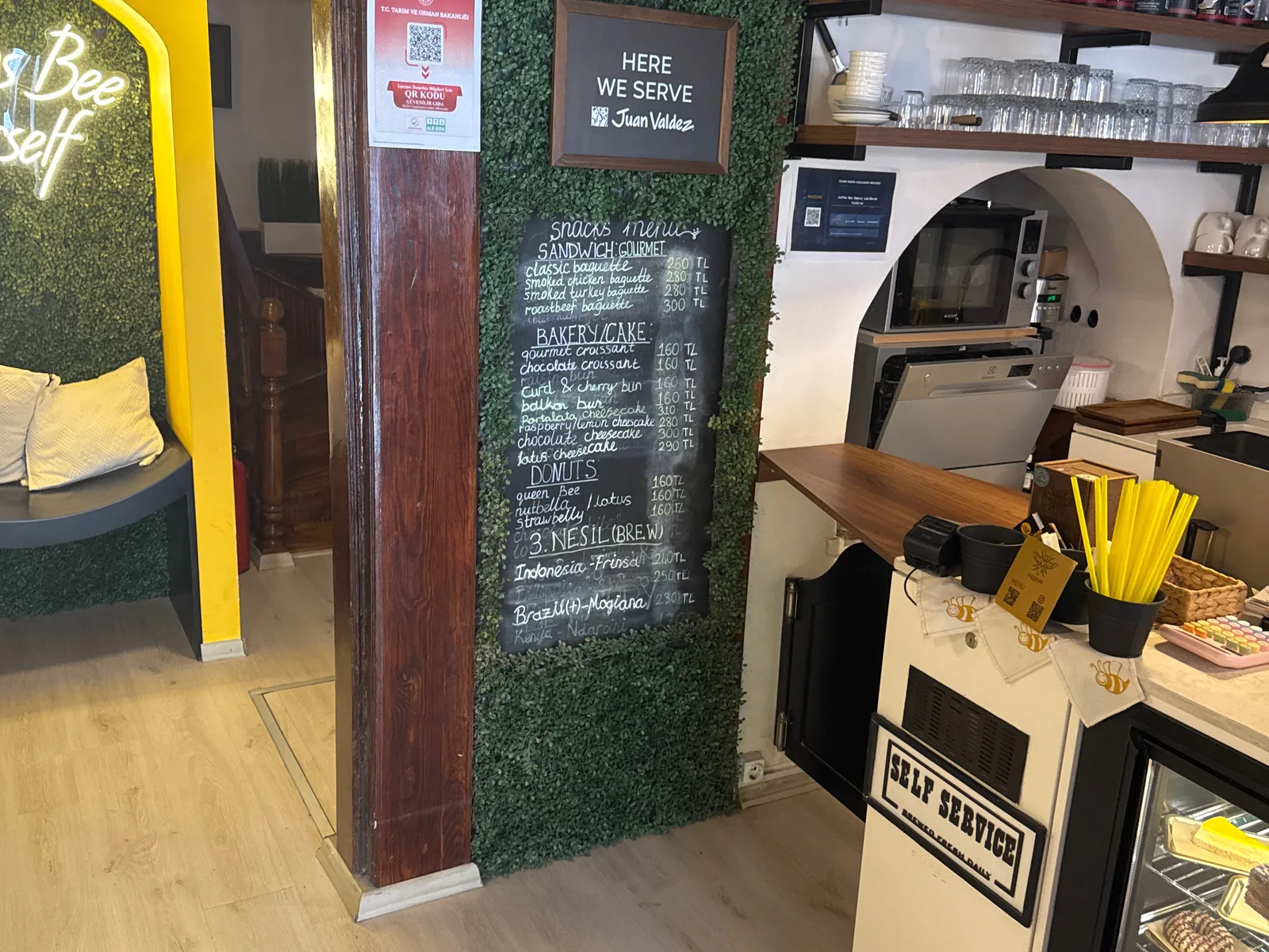 Coffee Bee Bakery Lab — Kafeler — Merkez / Edirne — Fotoğraf 9